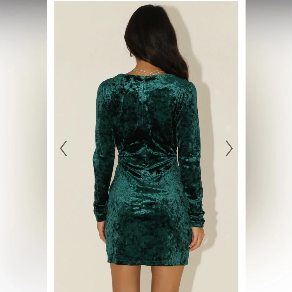 LIMO SONG DRESS IN EMERALD GREEN VELVET - Picture 6 of 8